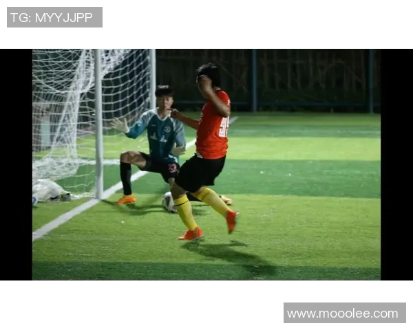 欣赏足球明星精彩踢球瞬间视频带你领略足球魅力与激情