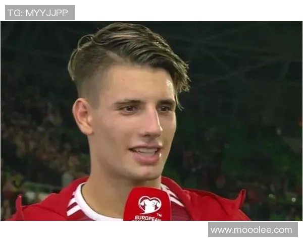 足球明星帅哥头像真人展示领略球场魅力与风采的完美结合